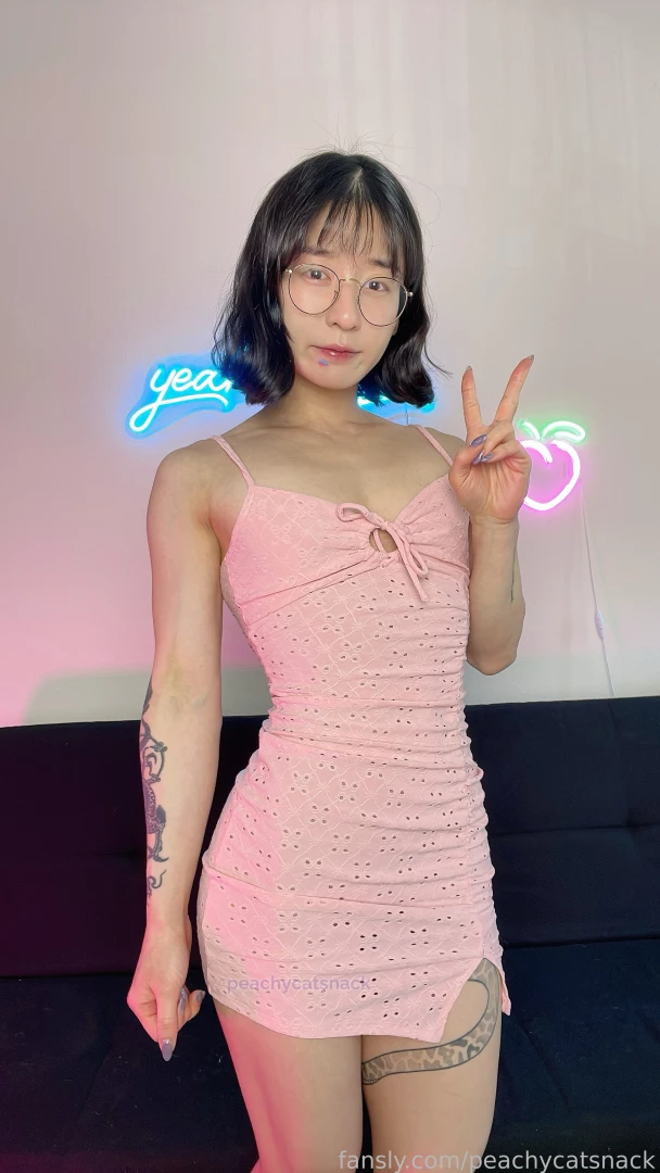 I feel like my butt looks pretty sculpted when i flex but less so when part 2 