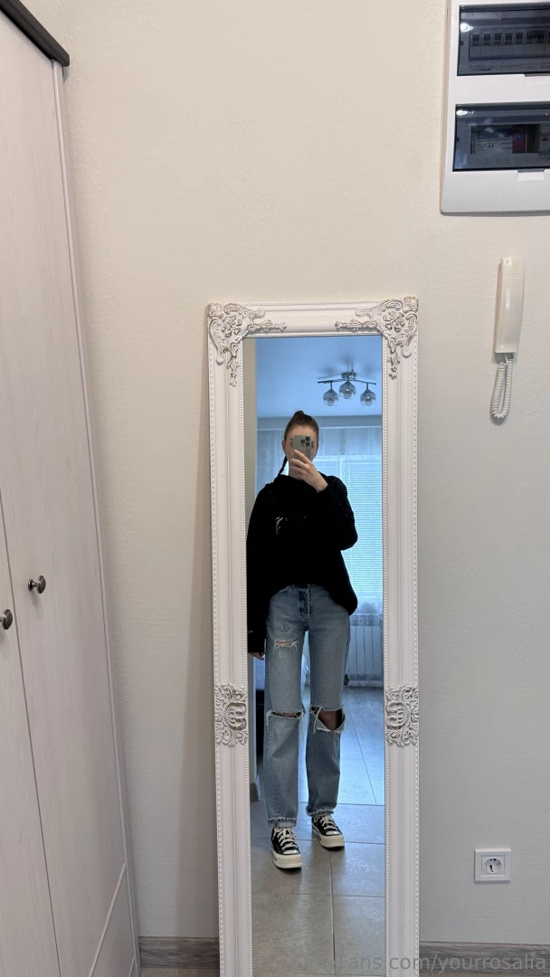 I m going to go to a cafe and enjoy a delicious dinner have a nice 