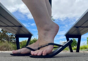 Your weekly flip flop fix part 1