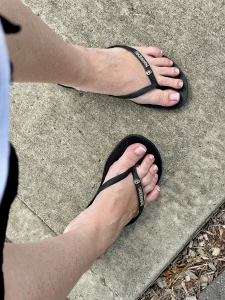 Your weekly flip flop fix part 8