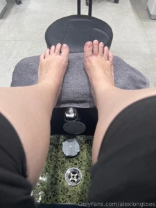 New pedicure thanks to an amazing subscriber let me know what you part 1
