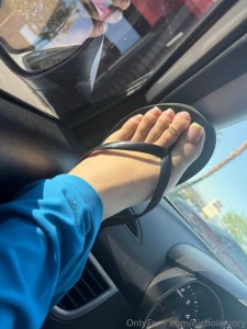 Now that i look at my pedi more the yellow is kinda giving cream color