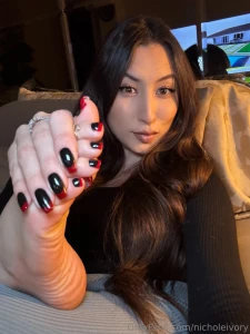 Soles n toes swipe for video