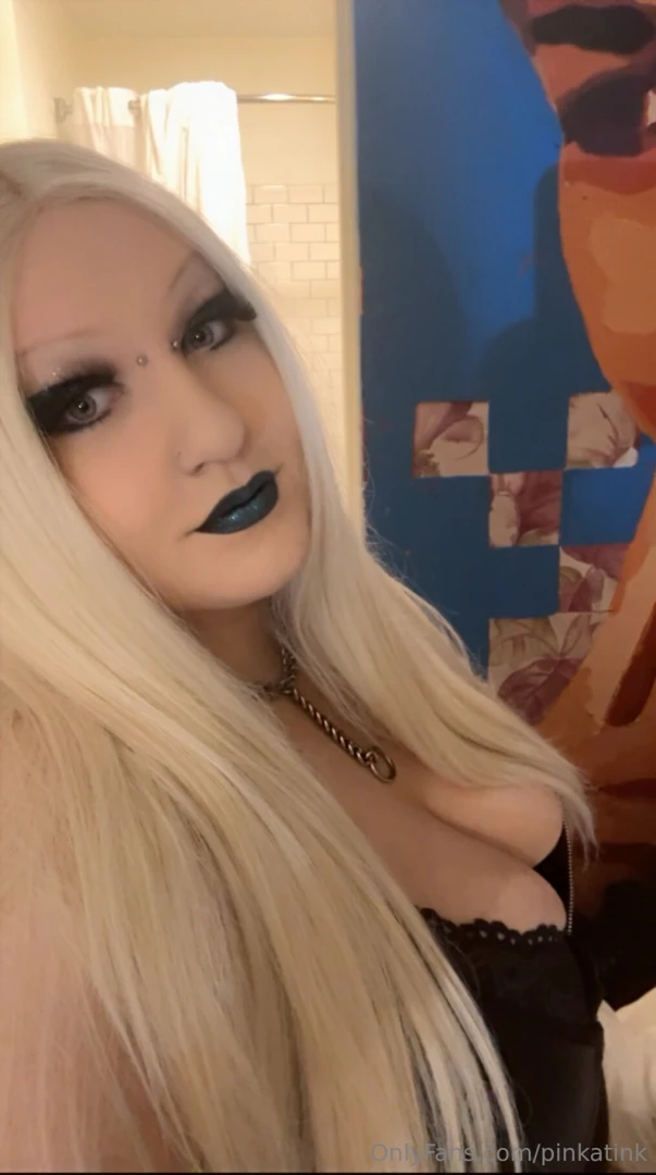 Hey babes sorry for not posting as much while i m traveling i ll be 