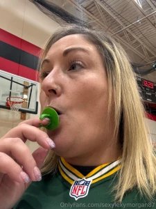 Looking good doing the wrestling mom thing part 1