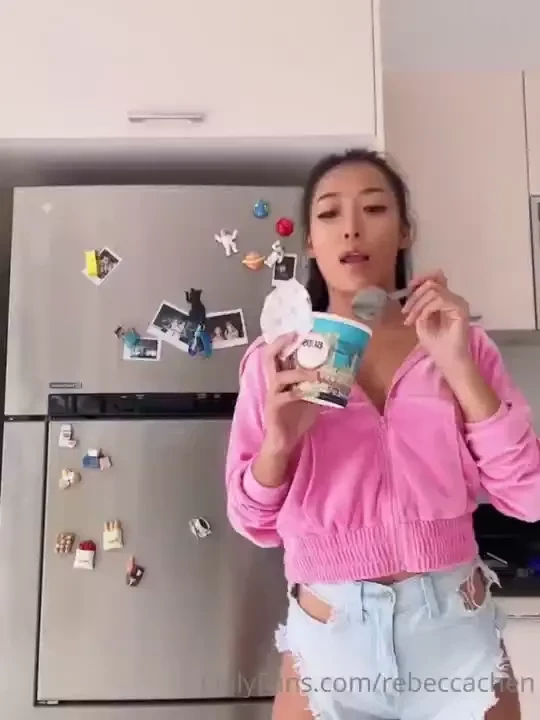 Ie o o k what would you like to have for ur choice of munchie got a 