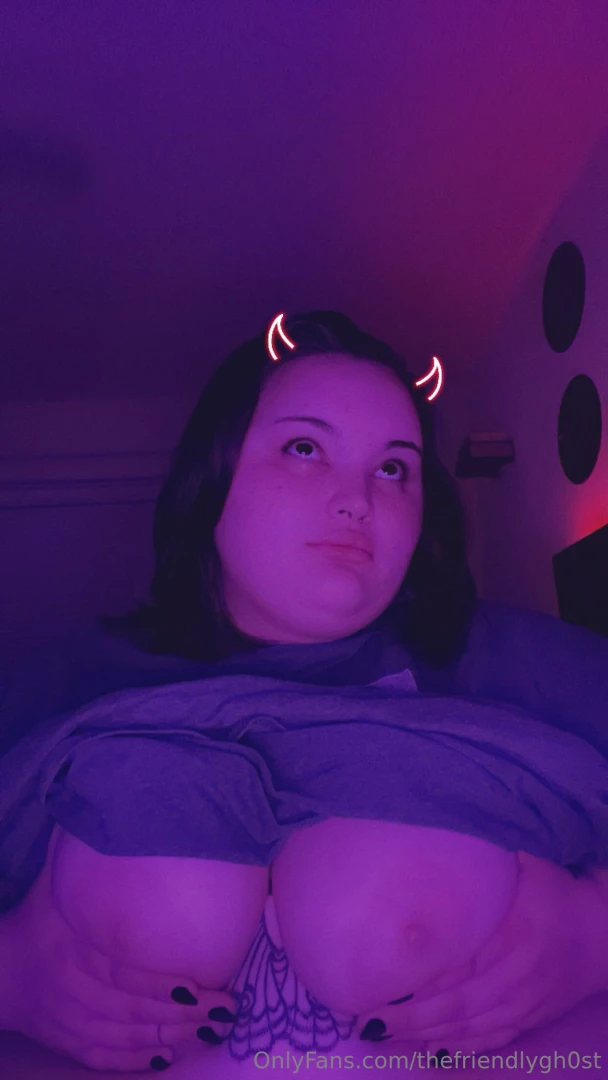 Do you guys wanna see some kink exploration 