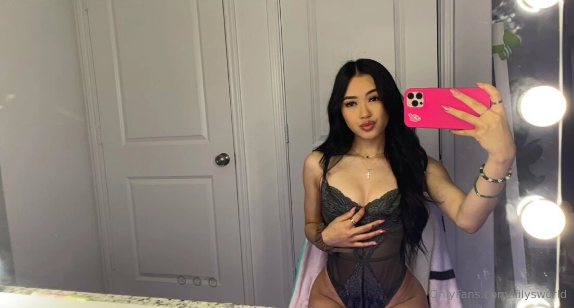 New pussy bundle on sale now with pics vids dm me kitty if you d like part 1 