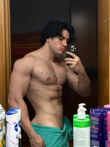 Vi aspetto in privato per video completi o contenuti personalizzati