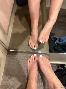 Changing room feet custom requests part 1