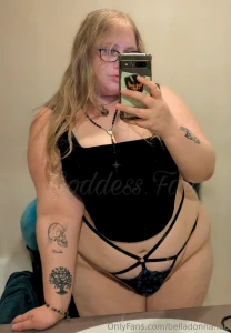 Hey cuties just a reminder i m still here just on a hiatus looking part 1