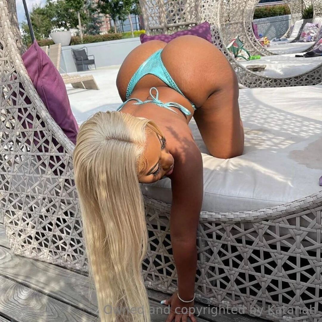 Up close for humpday wish i was sitting this on your face instead 