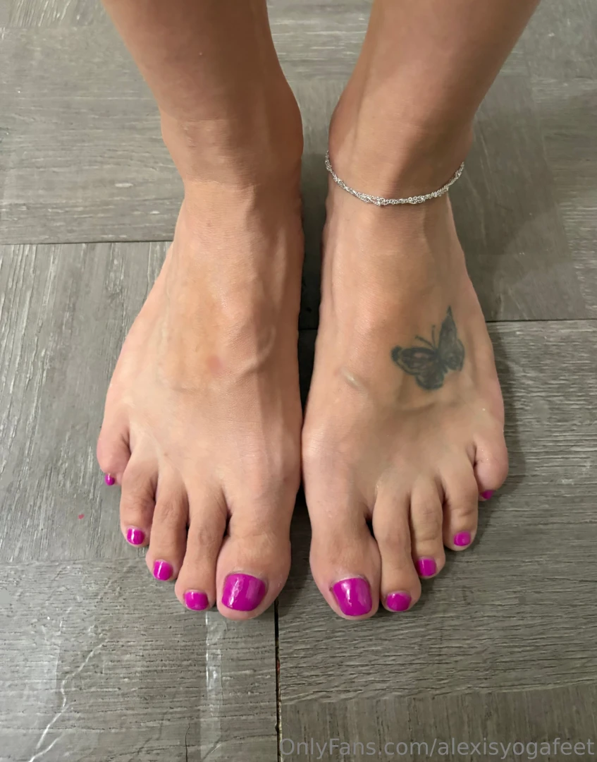 The only way to show off a new pedi uncensored only at alexisyogafeet2 part 1 