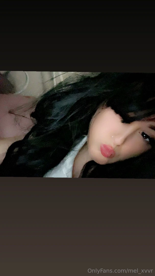 I absolutely love how good i look in this black wig here s some little 