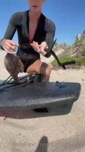 Want to hear me talk lol here i show you how to put a surf leash on
