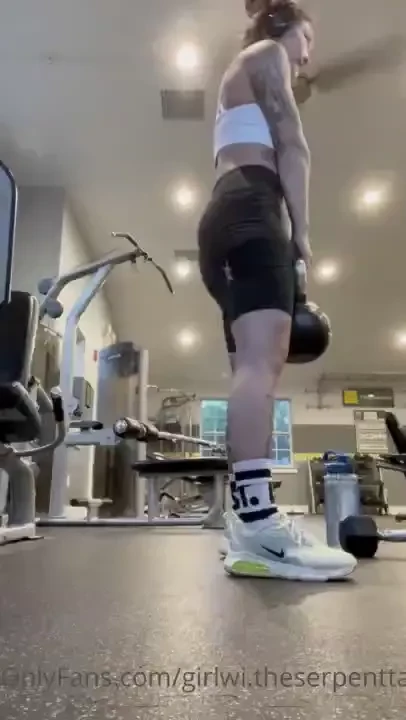Just some kettlebell rdls to get your heart pumping these annihilate 