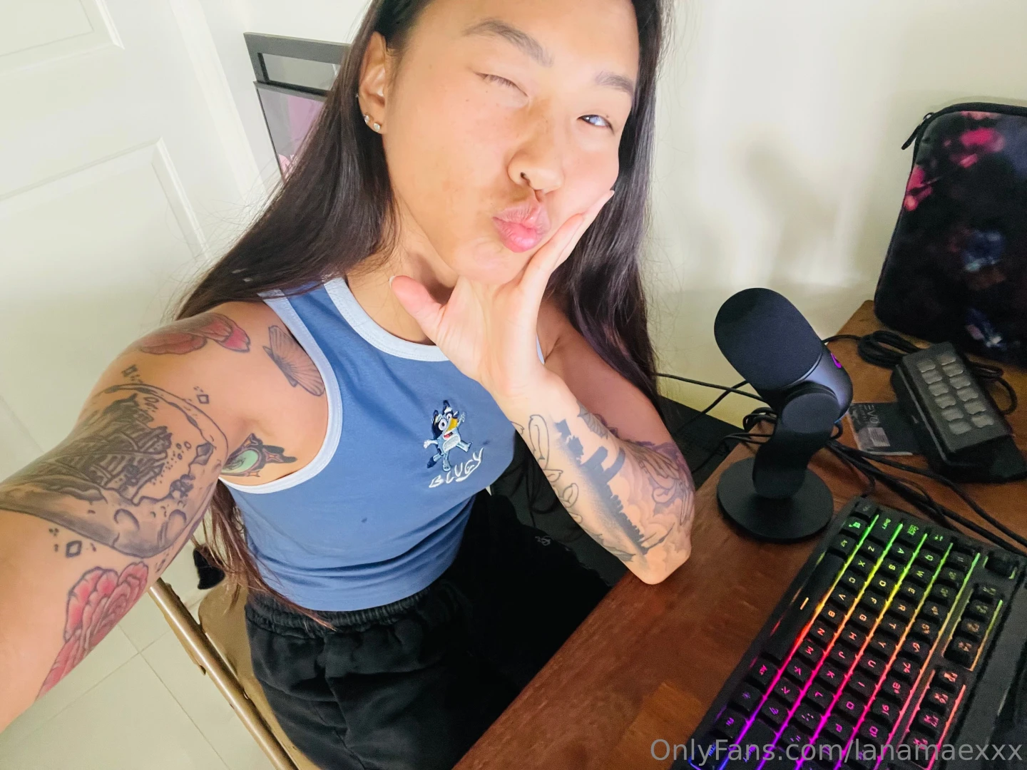 Went live today on twitch make sure you subscribe tkhoneybun 