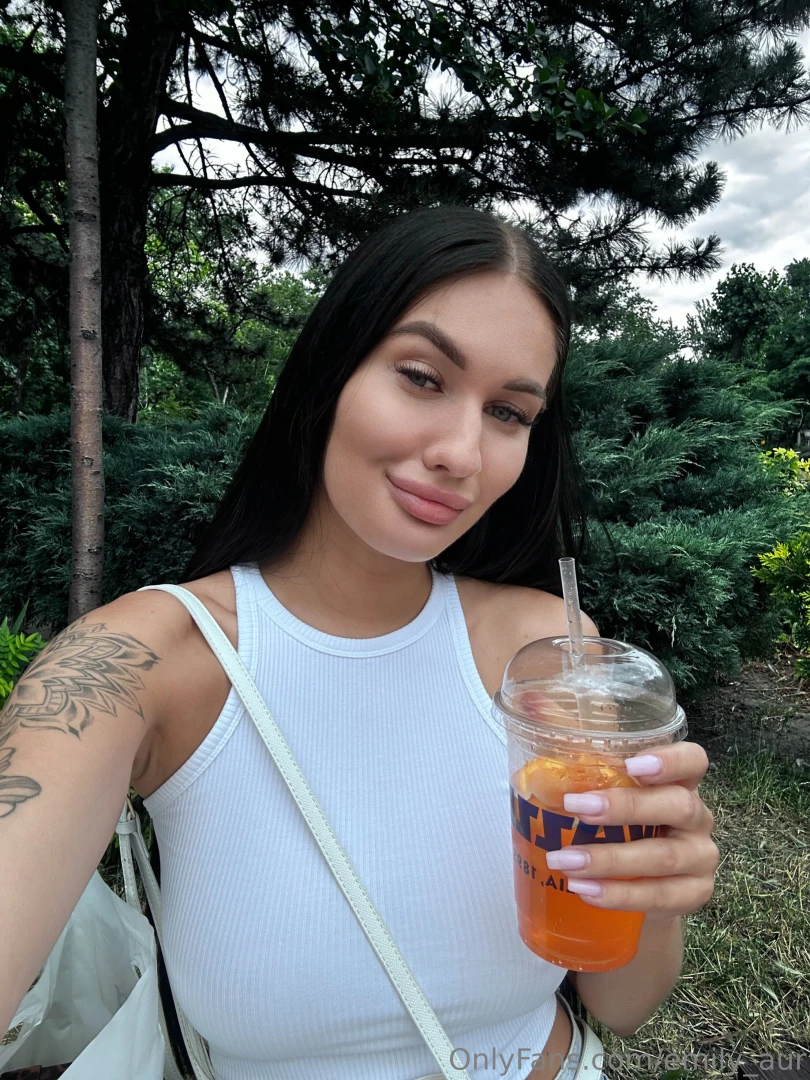 This iced tea got me in trouble lol so i was just tryna chill outside 