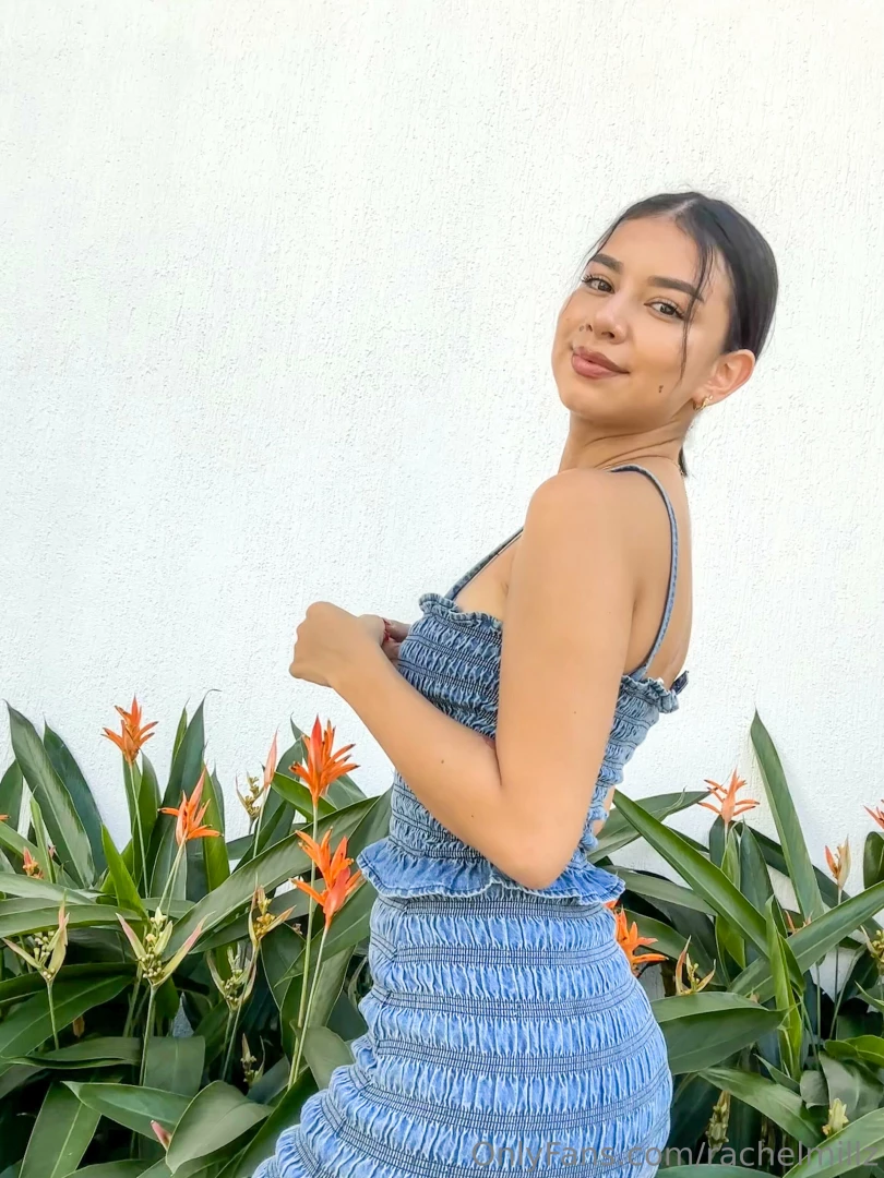 I can t read lips unless they re touching mine 