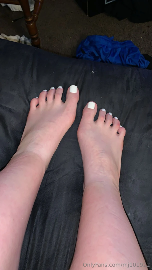 Kiss my feet like a good boy part 4 