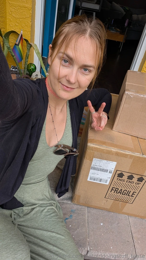 Unboxing and test riding my new vibrating unicorn tonight live at 11 