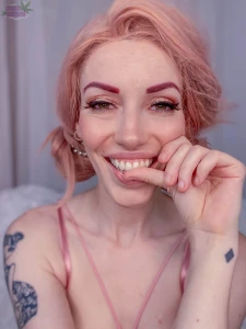 Coloured brows are so cute part 2