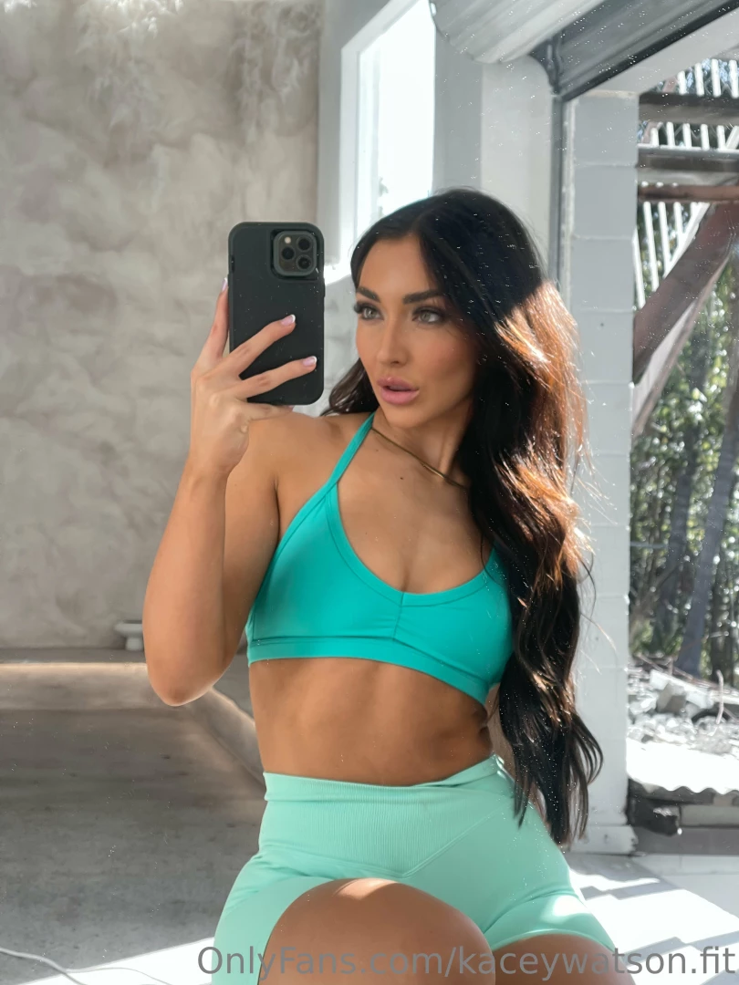Liking this fit for the gym later i hope your having a good day 