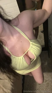 Callmepet is only 3 24 right now let have some fun sub to my premium