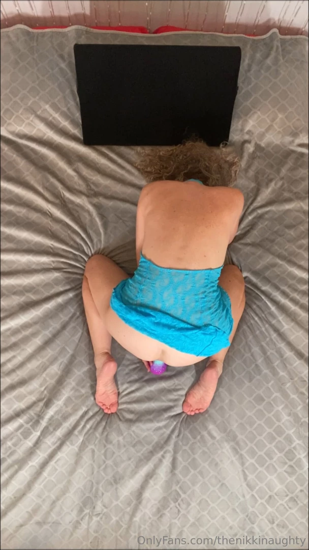 My thrusting dildo is amazing there s some very nice close up action 