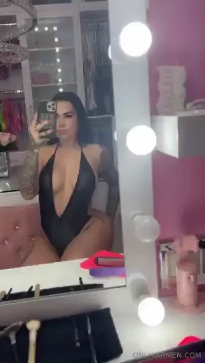 Dm me now babe i wanna shake this ass just for you 