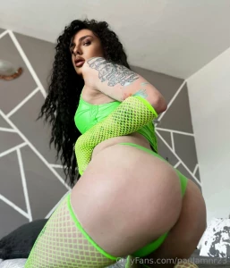 Stop scrolling and dm me right now i m feeling naughty