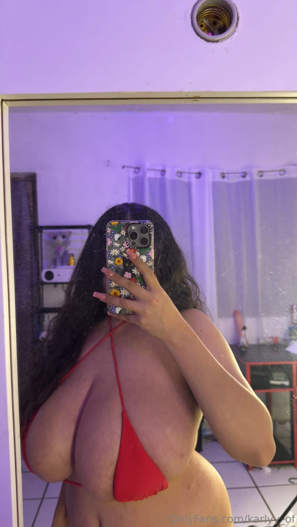 Mirror on the wall who s the sexiest of em all 