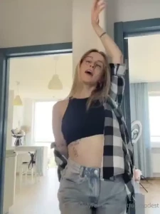 Am i the only one who dances when i m going out or do i have someone