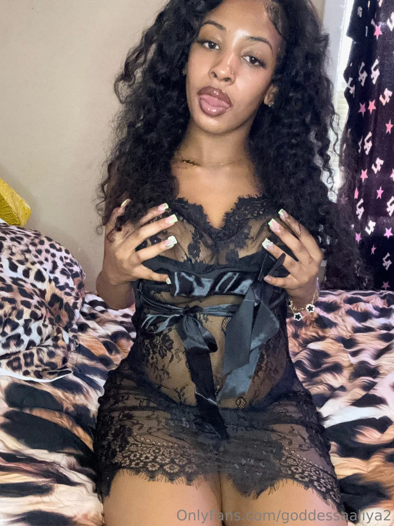 Show me some love babies i m doing video calls and customs selling 