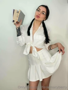 Start the game-5 rules you give me 5 and i take off some of my clothes