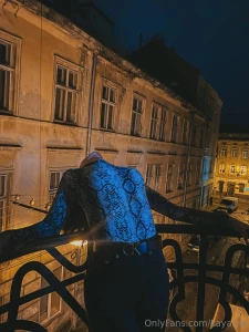 I like to walk in beautiful places