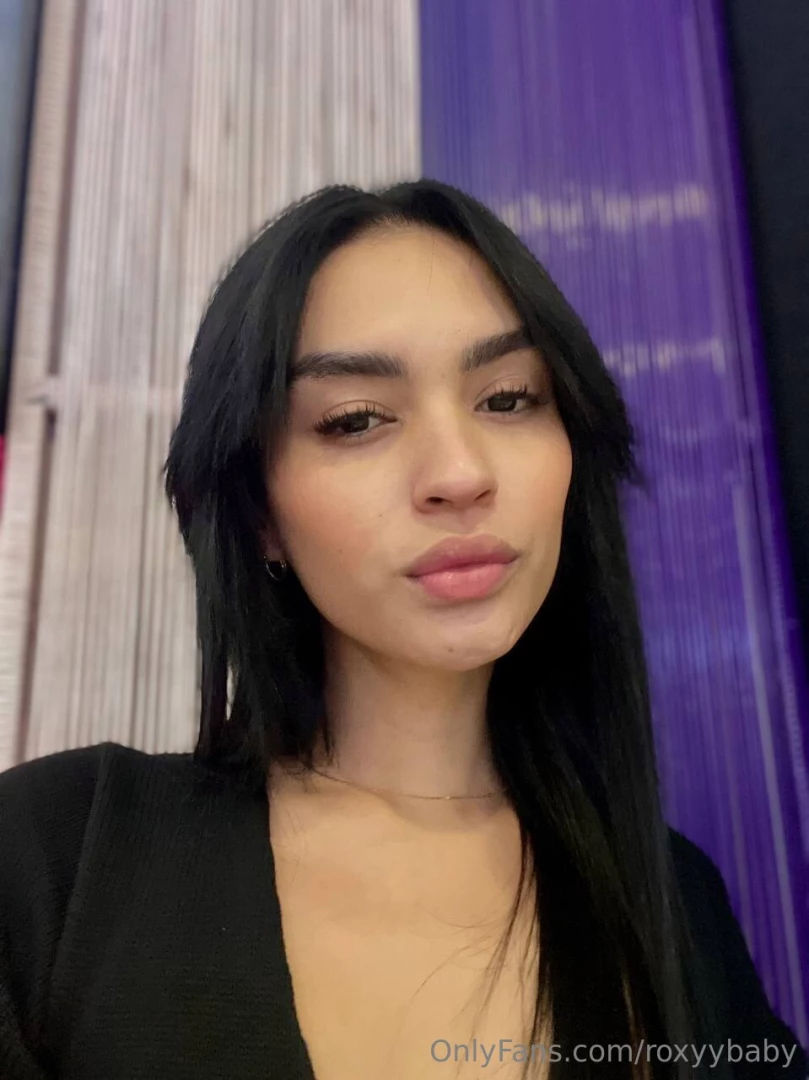 No makeup just serving looks 