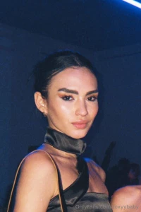 Who wants to see my domme side