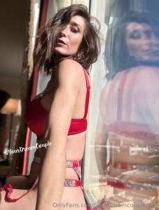 Do you wanna be friends with benefits with this milf from next door