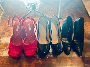 Experimentei todos os meus saltos altos diz-me com qual gostas mais de