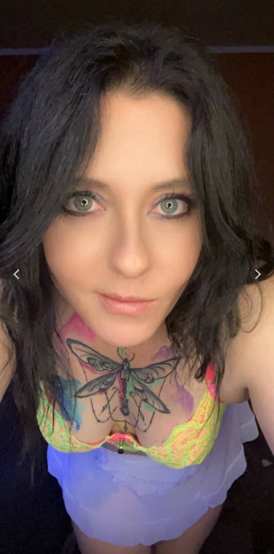 Ad free page 34 yo milf with a phatass tattoos piercings and part 2 