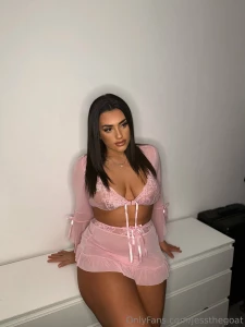 Trying to make my mind up as to whether or not i m gonna sit on that