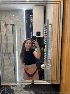 Hi daddy being naked makes me happy what do you feel when you look at