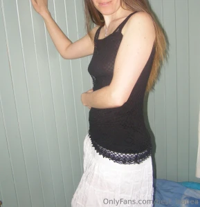 Still braless part 1