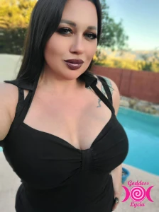 Decluttering my phone of hot selfies - part il part i is on a part 3