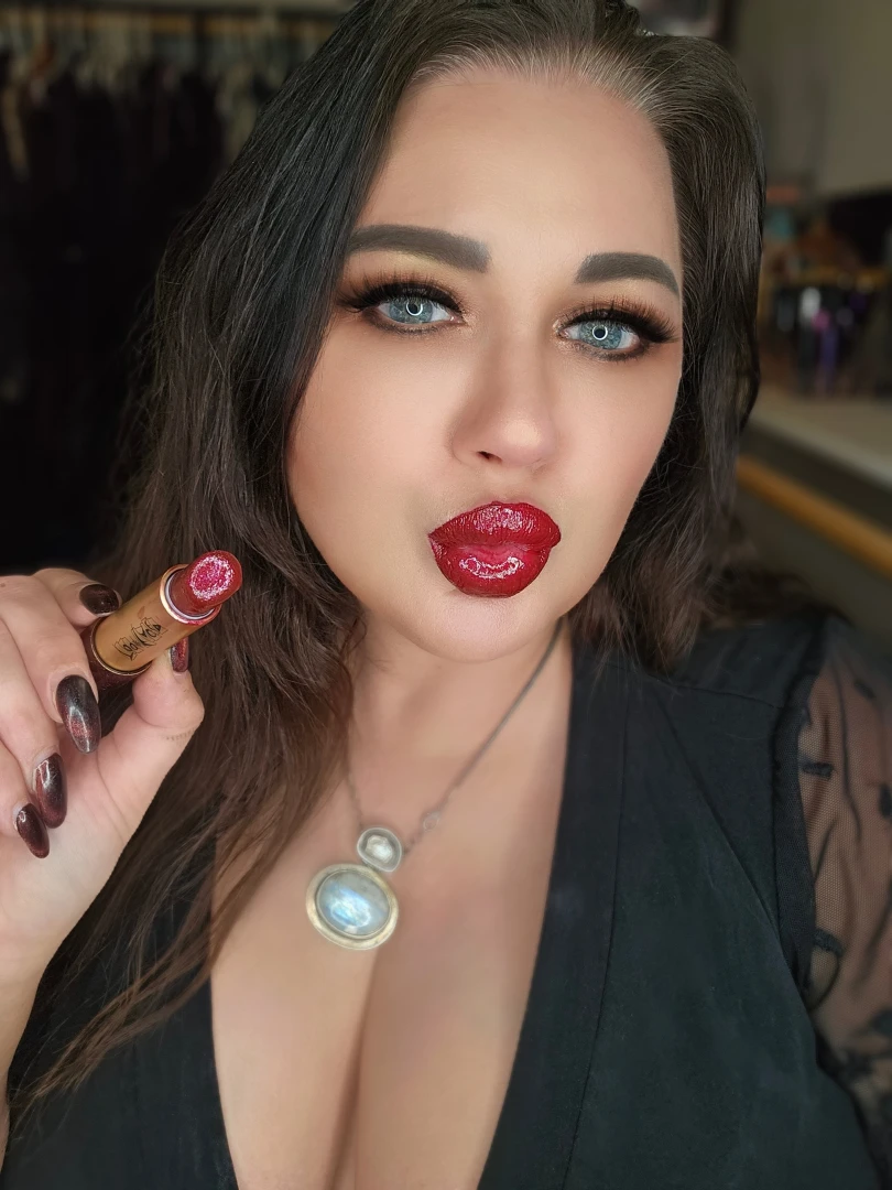 Throwing my pets a bone 4 sexy selfies from today with glossy red lips part 2 