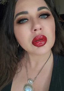 Throwing my pets a bone 4 sexy selfies from today with glossy red lips part 3