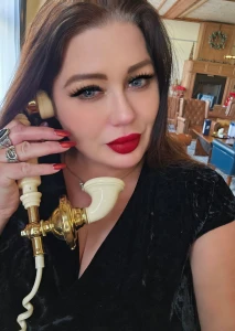 On a kissymas vacay feel free to fund my fun 4 pics part 1