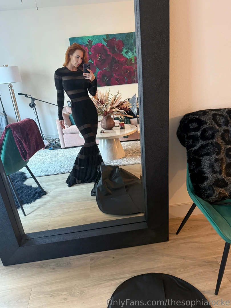 Swipe for another dress option 