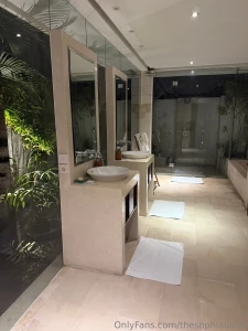 You get first look at the place i m staying at in bali such a long day part 2